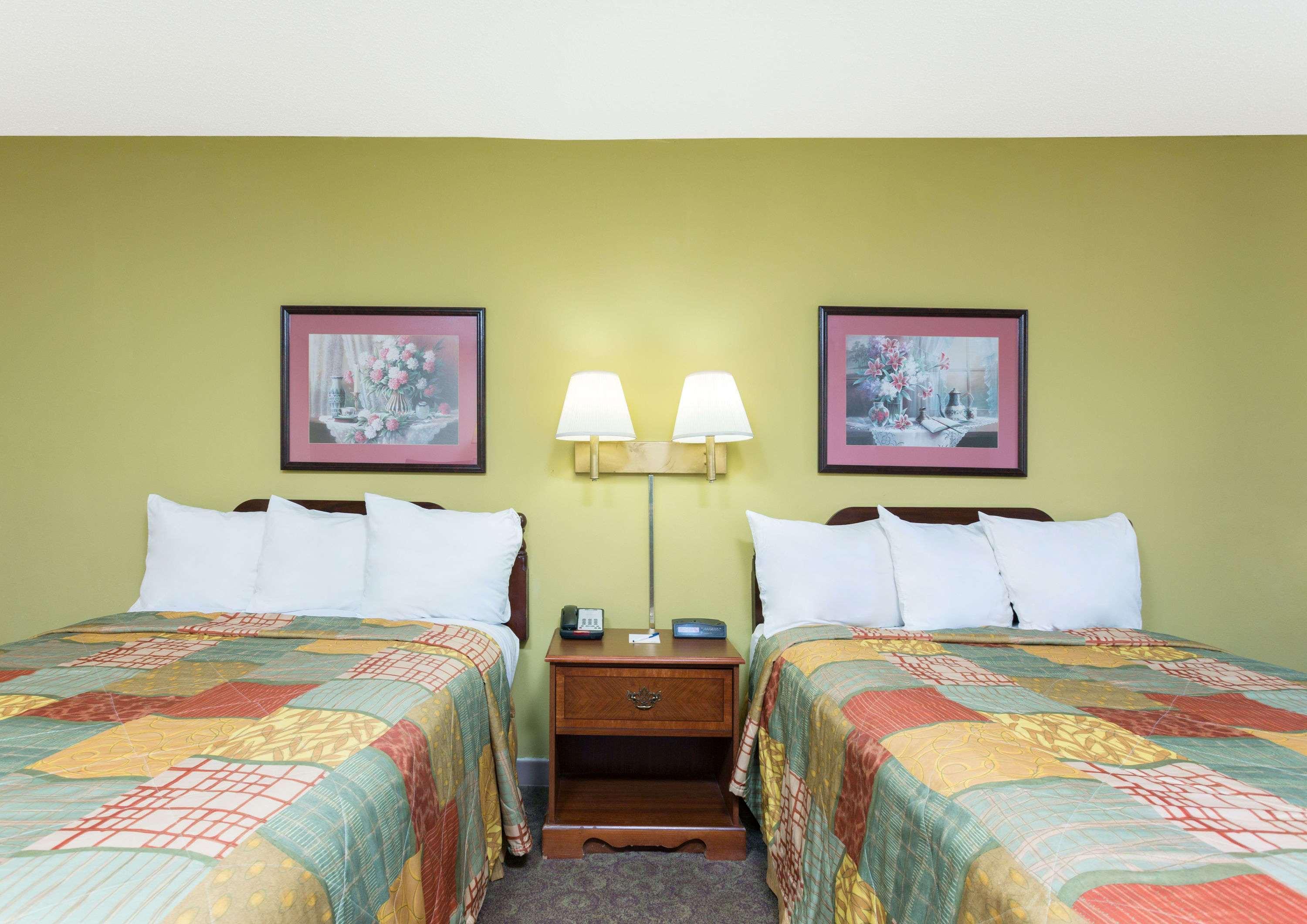 Days Inn By Wyndham Клемсон Экстерьер фото