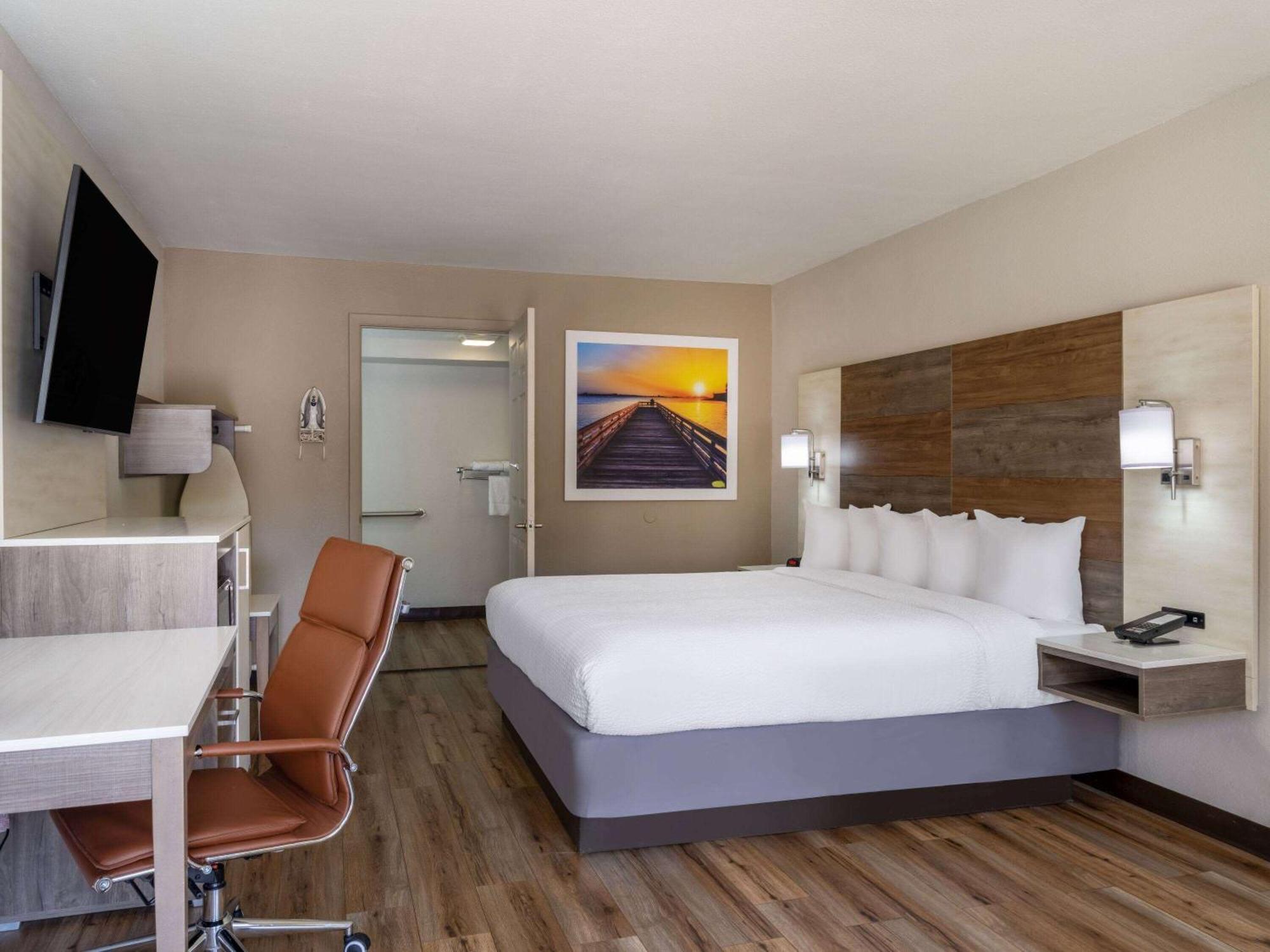 Days Inn By Wyndham Клемсон Экстерьер фото
