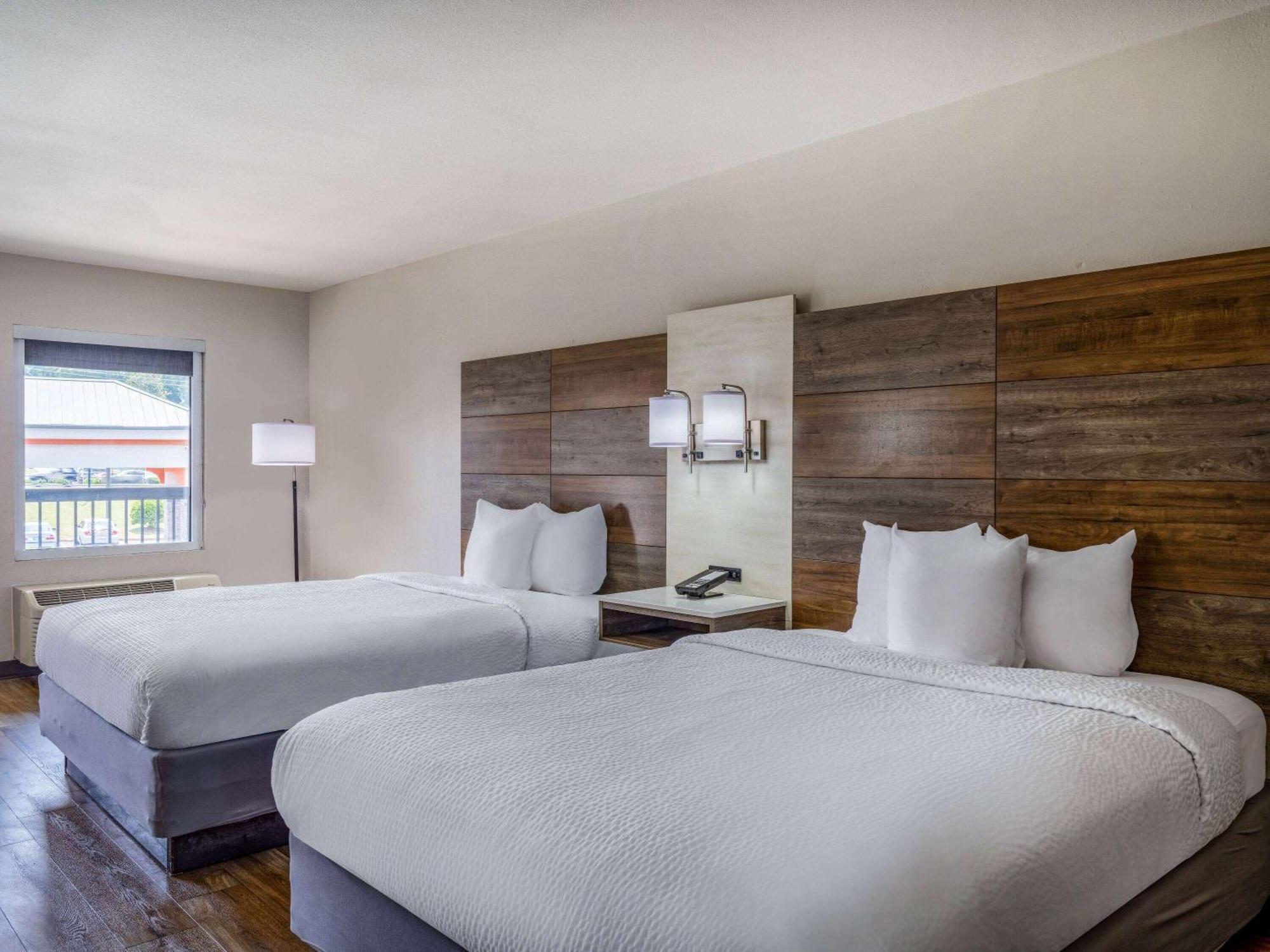 Days Inn By Wyndham Клемсон Экстерьер фото