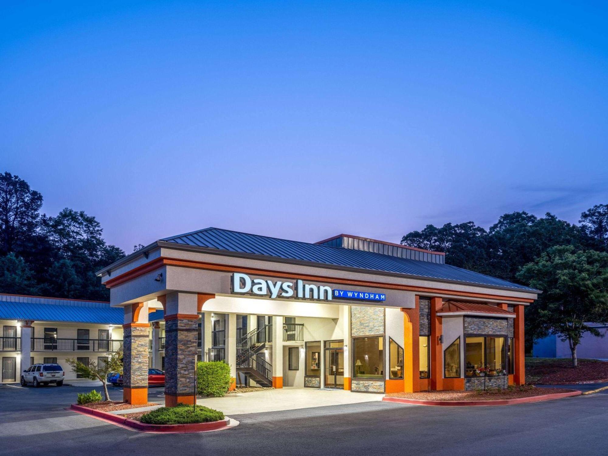 Days Inn By Wyndham Клемсон Экстерьер фото